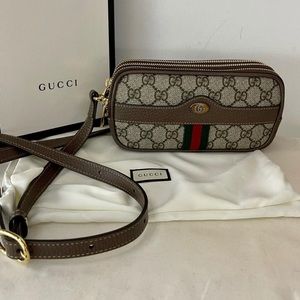 Authentic Gucci triple zippy Crossbody -Firm-